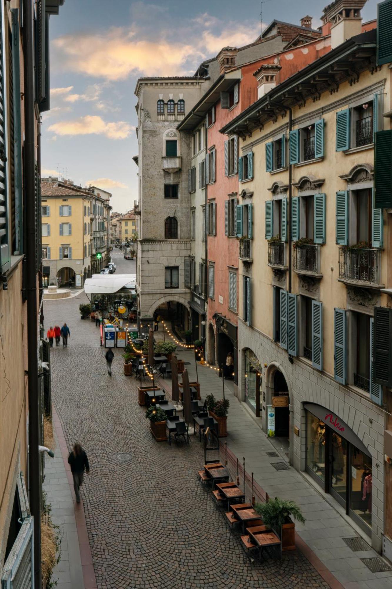 Rego Apartments - Boutique Aparthotel & Serenity Spa With Some Off-Site Apartments In The Heart Of Bergamo City Center Exterior foto